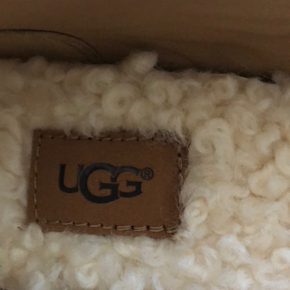 NEW! UGG Loafers - Picture 5 of 6